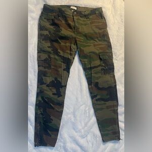 Forever 21 Green Camouflage Pants